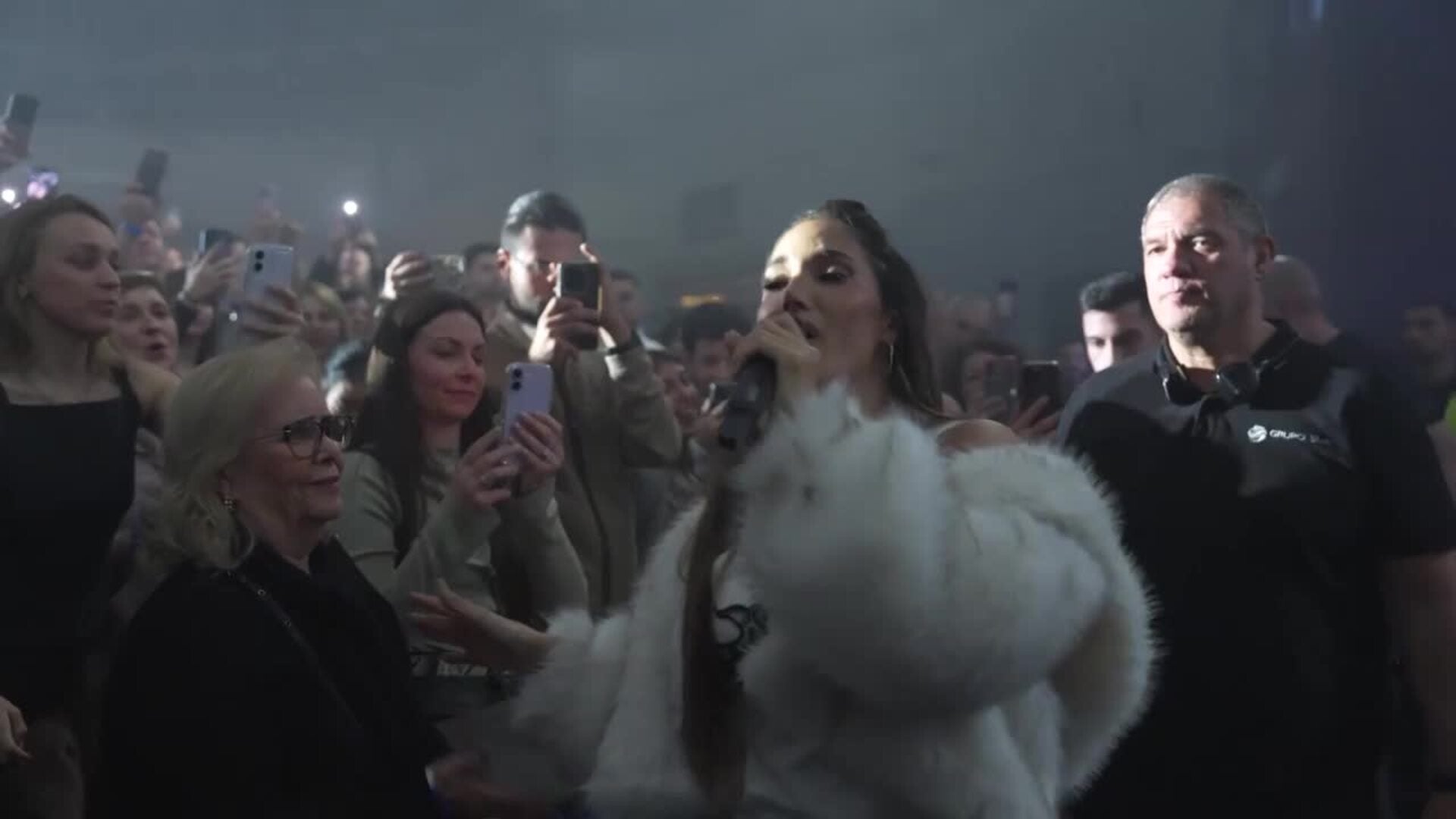 India Martínez regala un concierto único a sus fans