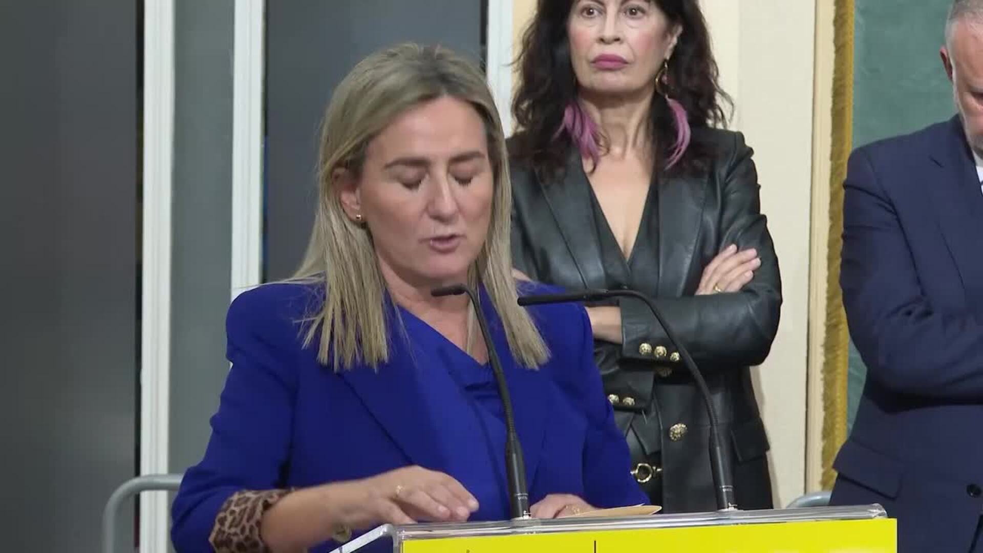 Tolón recoge la cartera de Educación y reconoce el trabajo de Alegría: "No partimos de cero"