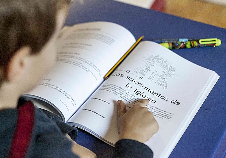 La Junta debe repetir el concurso de traslados docentes de 2023