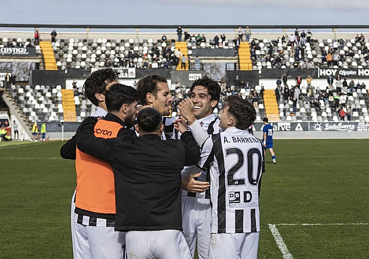 El Badajoz resuelve ante el Calamonte en el último cuarto de hora
