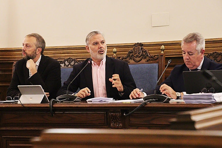 El Ayuntamiento de Plasencia defiende su gestión con la deuda al situarla «muy por debajo del 60%»