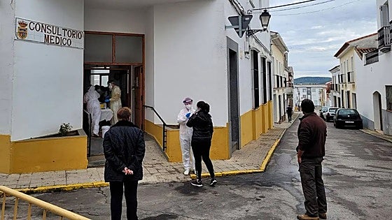 Críticas en Salvatierra por la ausencia de médico o tener que compartirlo con La Parra