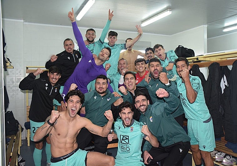 El Badajoz culmina una remontada de playoff