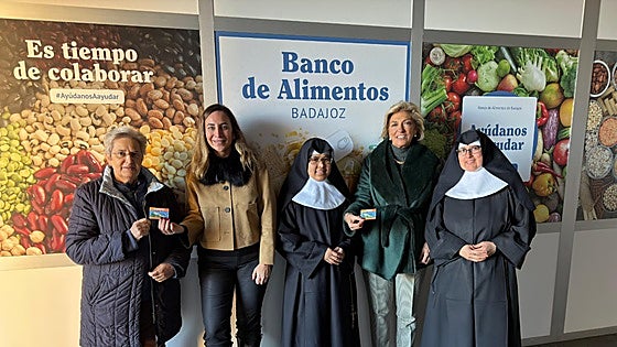 Mercadona dona tarjetas monedero a los tres comedores sociales de Badajoz