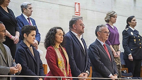 Mucha expectación y autoridades para seguir un pleno sin medallas
