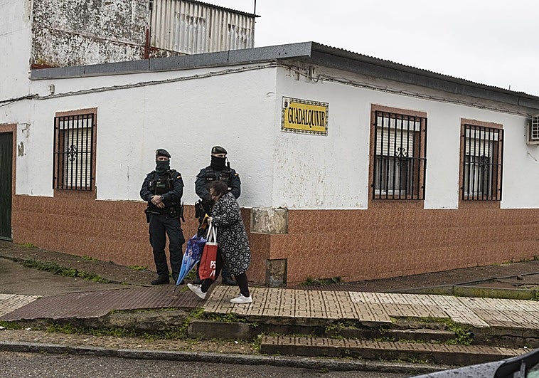 La Guardia Civil detiene a un entrenador de fútbol infantil en la operación de Las 800 de Badajoz