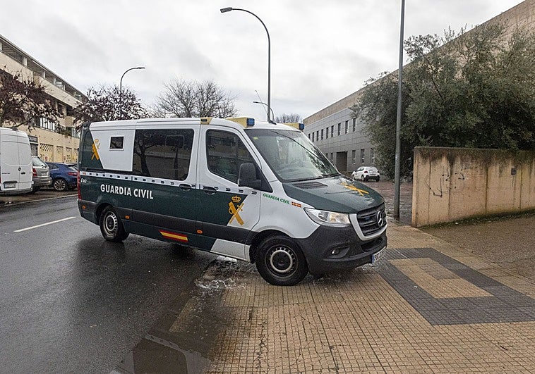 La juez manda a prisión al entrenador del CD Gévora por captar menores para pornografía