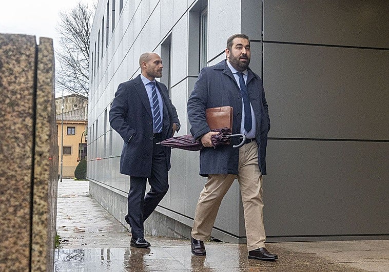 El abogado del entrenador detenido en Badajoz niega el acoso sexual y pide respeto para las familias y los niños vinculados a su cliente