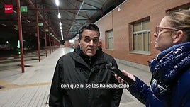 Sintechos en Badajoz: «La noche del temporal me metí entre dos autobuses a dormir»