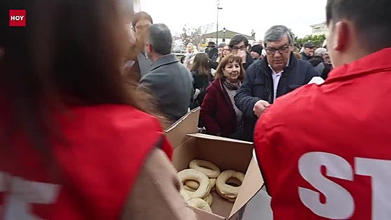 San Blas saca a los cacereños a la calle en el primer respiro del temporal