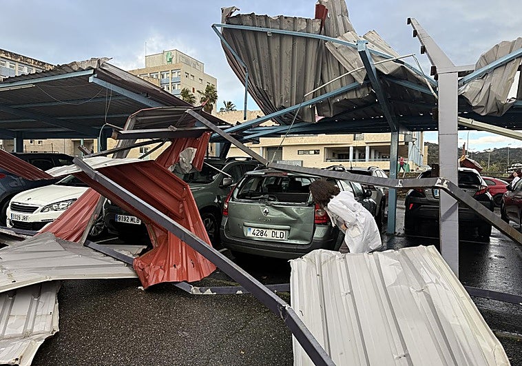 Los damnificados por el tornado ya pueden comunicar sus daños en la calle del Rey