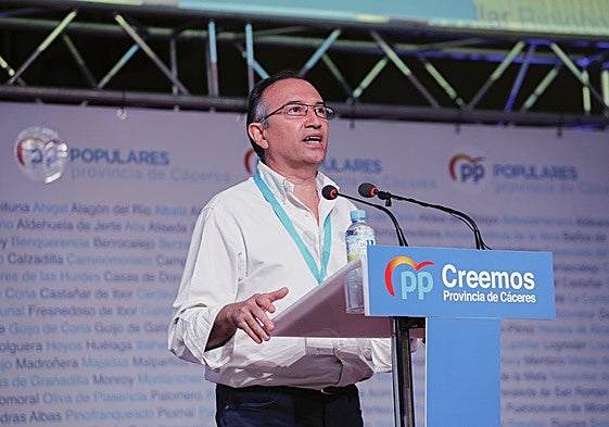 El PP no cede a Vox el senador autonómico y elige a Laureano León