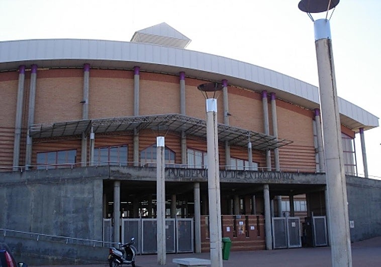 La humedad en La Granadilla retrasa una prueba de las oposiciones de la Policía Local por riesgo para los aspirantes