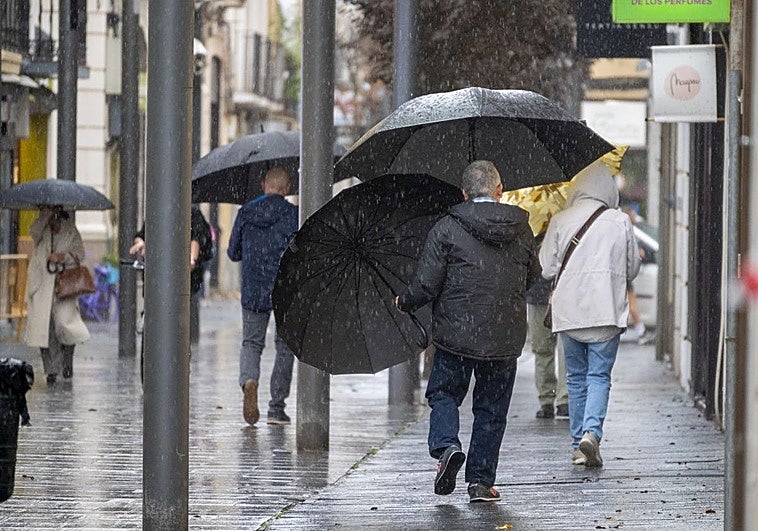 Aviso de la Aemet: Oriana condiciona el viernes de Carnaval con alertas por lluvia y viento en Extremadura