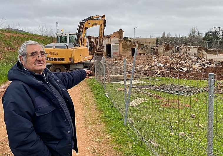 Arranca la metamorfosis de la Ribera del Marco de Cáceres con los primeros derribos de casas en el Alto de Fuente Fría