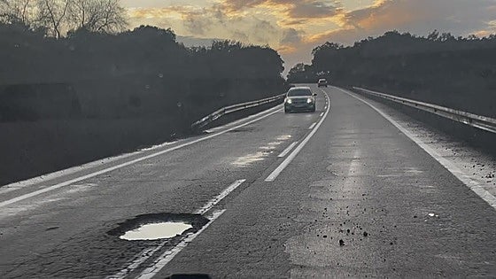La Junta confía en poder reabrir la carretera entre el cruce de la cementera y Jerez a lo largo de la próxima semana