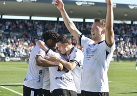 Fotos | Así ha sido el derbi extremeño en Primera Federación entre el Mérida y el Cacereño