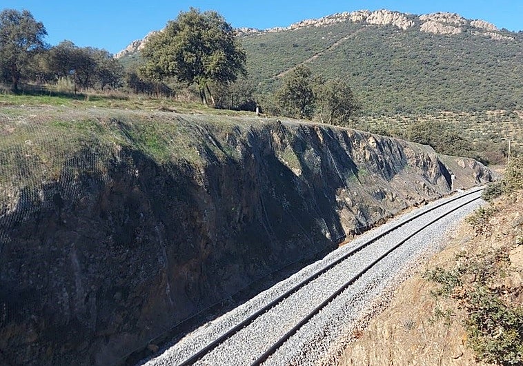 Adif prevé concluir en marzo la renovación de vía de la línea Mérida-Ciudad Real