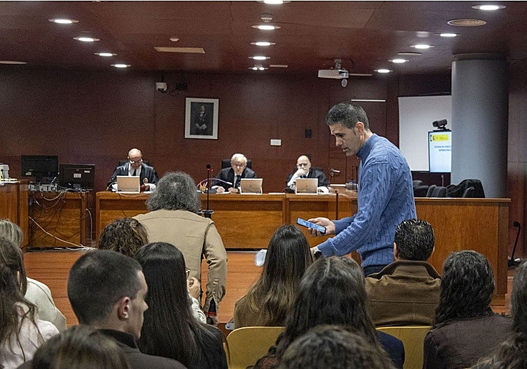 El supuesto tema filtrado por el ex jefe de la Policía Local no había salido nunca en una oposición similar en Cáceres