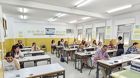 Dudas en los docentes por la incertidumbre política : «¿Habrá oposiciones en junio?»