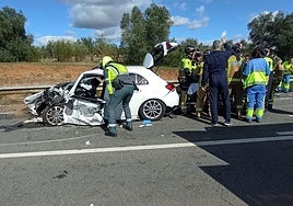 Fotos | Así han quedado los vehículos que han chocado en la N-432