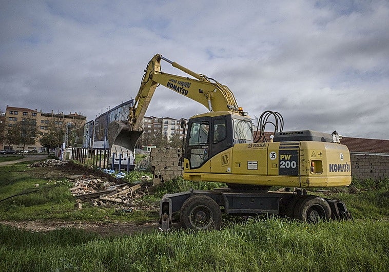 La Junta logra permiso para desalojar a dos okupas del estadio José Pache en Badajoz