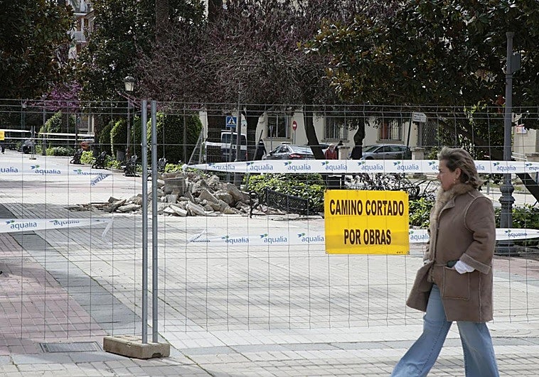La avenida de Huelva de Badajoz estará tres meses en obras por el colapso de la red de saneamiento