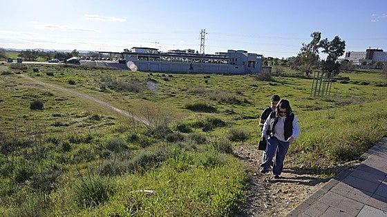Piden un acceso peatonal seguro del puente Real al tanatorio, donde irá la nueva glorieta