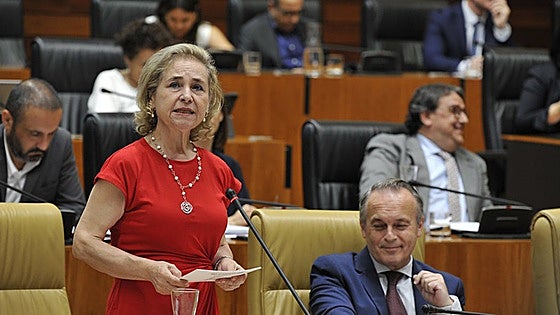 La consejera de Educación asegura que las oposiciones se convocarán para que se celebren el próximo junio