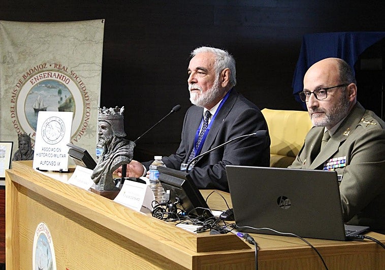 Semana de historia y cerebro con ambiente cofrade
