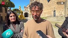 Un mural de 18 metros dedicado a la Virgen, emblema de la próxima Semana Santa de Plasencia