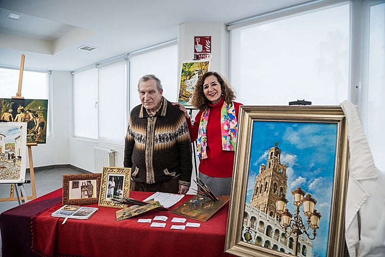 Una exposición recauda fondos para el Banco de Alimentos hasta fin de mes
