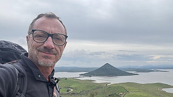 Manuel avanza en su gran caminata en busca de la Extremadura real