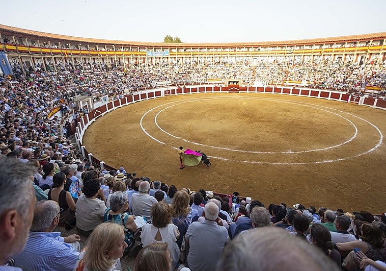 El empresario excluido para explotar la plaza de toros de Cáceres presenta un recurso y pide suspender la licitación