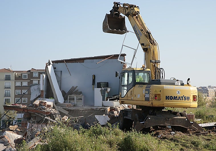 Finaliza el derribo del estadio José Pache de Badajoz