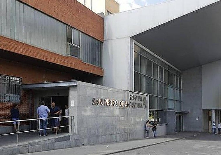 Rescatan a un hombre de 84 años herido tras quedar atrapado en un alambre en Cáceres