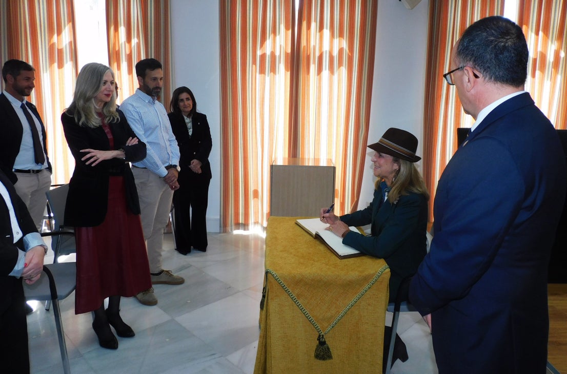 Así ha sido la visita de la Infanta Elena a Navalmoral