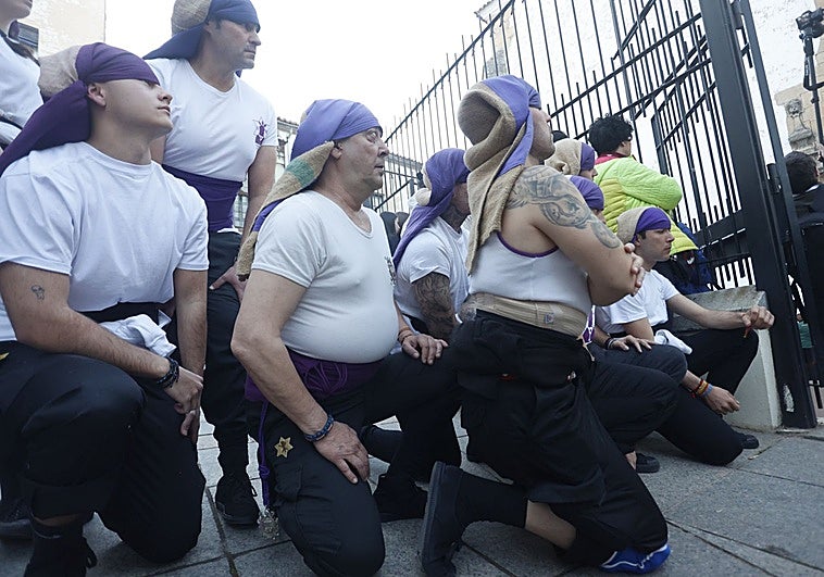 Día de estrenos, horquillas y costal en la Semana Santa de Cáceres