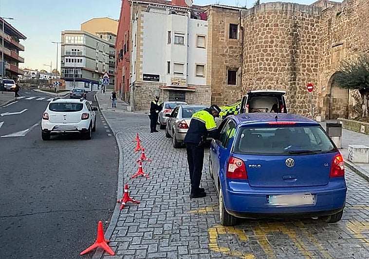 Cuatro sancionados y dos detenidos en los controles de tráfico de Semana Santa en Plasencia