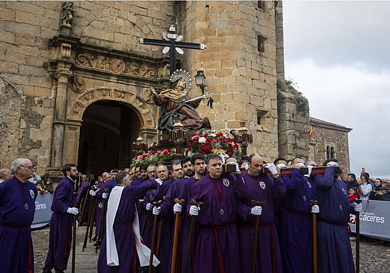 La Pasión cacereña llega a su punto álgido con seis desfiles procesionales