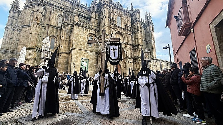 El Viernes y Sábado Santo llevan la Pasión a su clímax