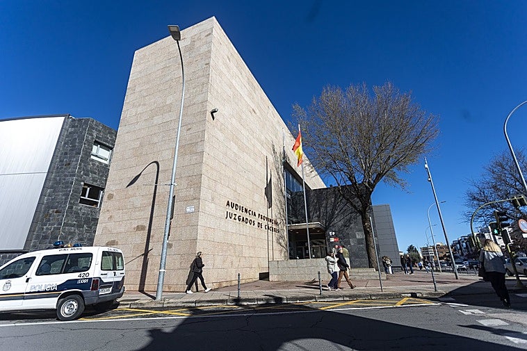 Condenado a nueve años por abusar en Plasencia de su sobrina entre los 8 y los 15 años