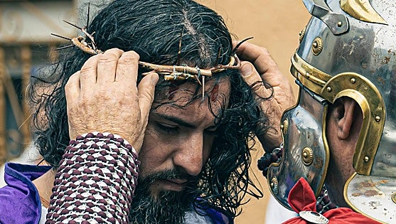 El primer Viacrucis viviente en la Alcazaba de Badajoz espera una afluencia masiva