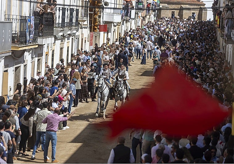 El alcalde de Arroyo de la Luz: «Sorprende que de repente se produzcan errores en cadena»