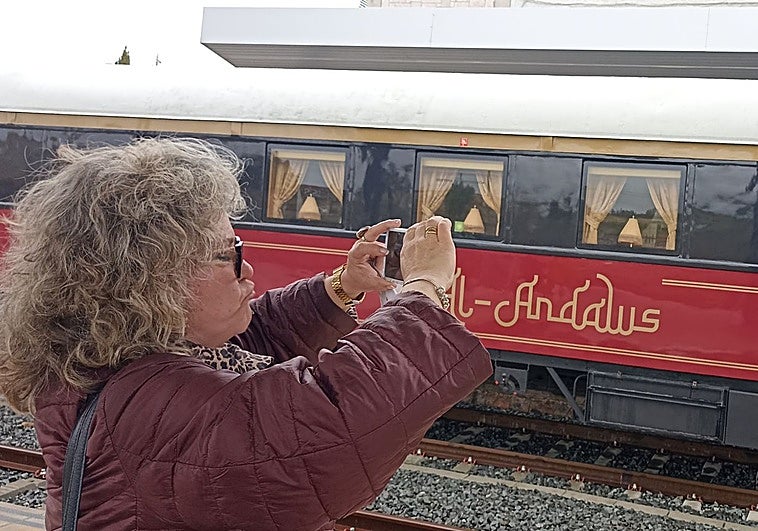 El lujo del tren Al-Andalus hace parada en Cáceres