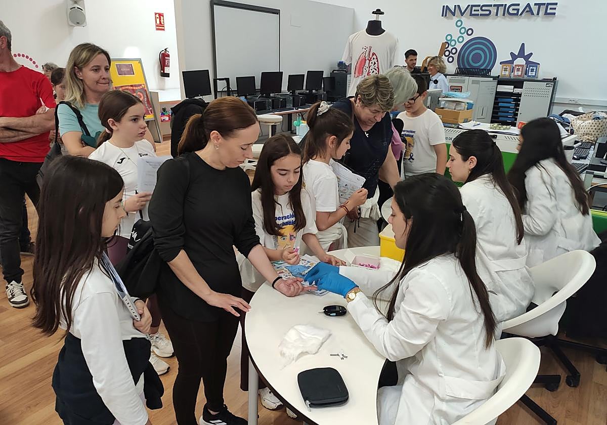 De las aulas al laboratorio: el colegio de Badajoz que conecta con Barbacid y Margarita Salas