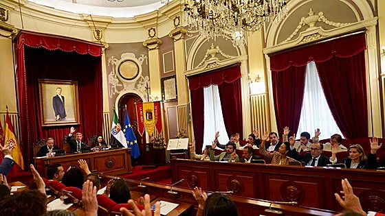 Todos los partidos apoyan la cesión de suelo para el instituto de Cerro Gordo