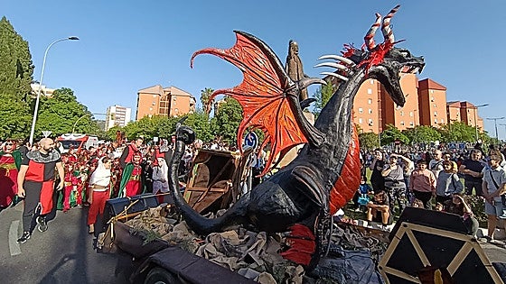 Los 27 dragones de San Jorge ya toman las calles de Cáceres
