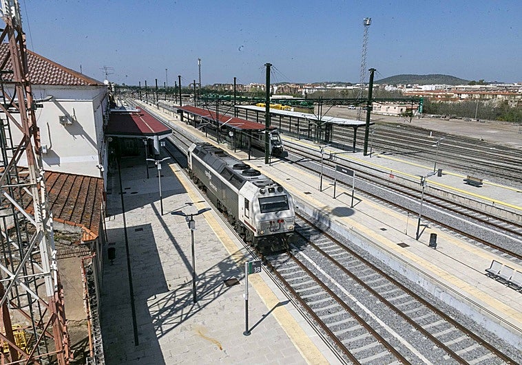 Renfe reajusta sus horarios en la región por las restricciones de las vías