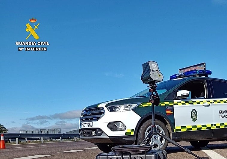 Investigado un conductor que circuló a 235 km/h por la A-5 durante la presentación de la campaña de velocidad